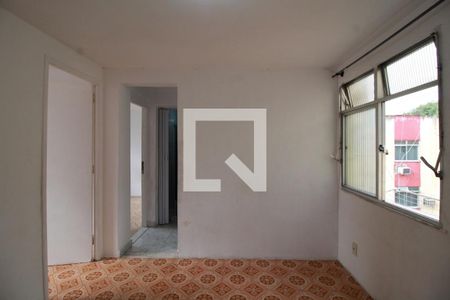 Sala de apartamento para alugar com 2 quartos, 30m² em Inhauma, Rio de Janeiro