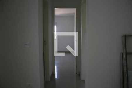 Corredor Sala/Quartos de apartamento para alugar com 2 quartos, 81m² em Parque Esplanada do Embu, Embu das Artes