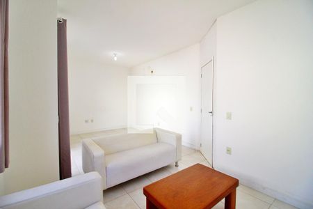 Sala de casa de condomínio à venda com 3 quartos, 200m² em Vila Valparaiso, Santo André