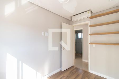 Quarto 1 de apartamento para alugar com 2 quartos, 90m² em Tristeza, Porto Alegre