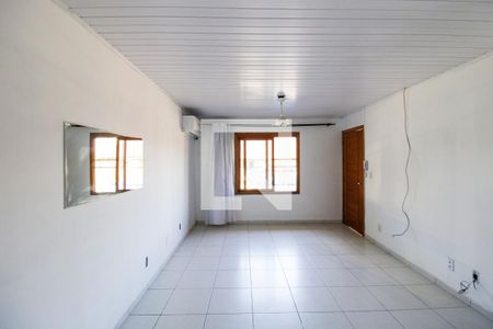 Sala de casa de condomínio à venda com 2 quartos, 75m² em Olaria, Canoas