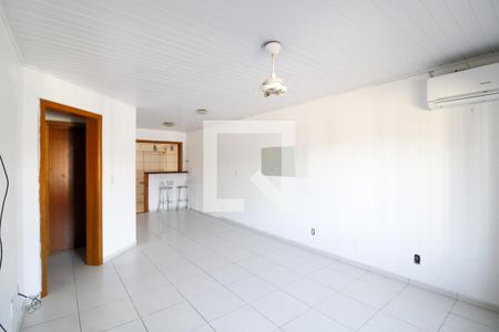 Sala de casa de condomínio à venda com 2 quartos, 75m² em Olaria, Canoas