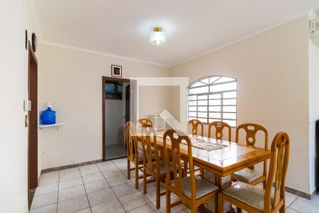 Sala de casa para alugar com 3 quartos, 140m² em Parque São Quirino, Campinas