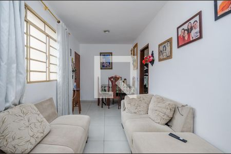 Sala de apartamento à venda com 3 quartos, 68m² em Caiçara-adelaide, Belo Horizonte