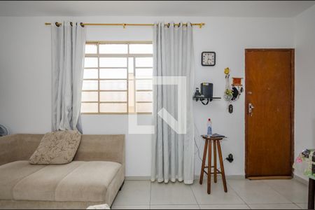 Sala de apartamento à venda com 3 quartos, 68m² em Caiçara-adelaide, Belo Horizonte