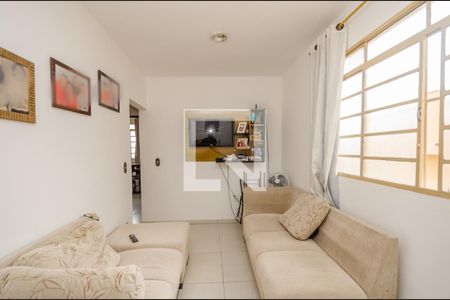 Sala de apartamento à venda com 3 quartos, 68m² em Caiçara-adelaide, Belo Horizonte