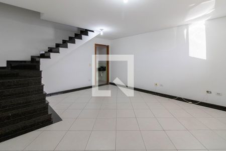 Sala de casa de condomínio para alugar com 3 quartos, 120m² em Vila Maricy, Guarulhos