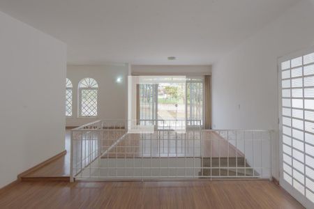 Sala de casa para alugar com 4 quartos, 348m² em Jardim Guarani, Campinas