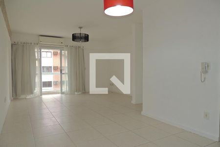 Sala de apartamento para alugar com 1 quarto, 51m² em Freguesia (jacarepaguá), Rio de Janeiro