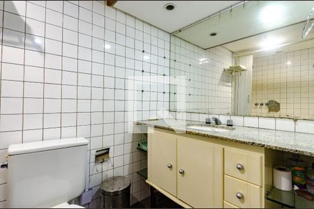 Banheiro de apartamento para alugar com 1 quarto, 36m² em Vitoria, Salvador