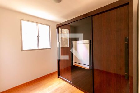 Quarto 2 de apartamento para alugar com 2 quartos, 51m² em Camargos, Belo Horizonte