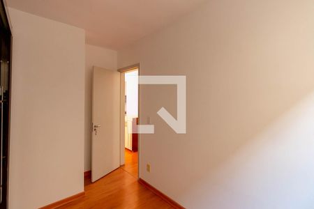 Quarto 2 de apartamento para alugar com 2 quartos, 51m² em Camargos, Belo Horizonte