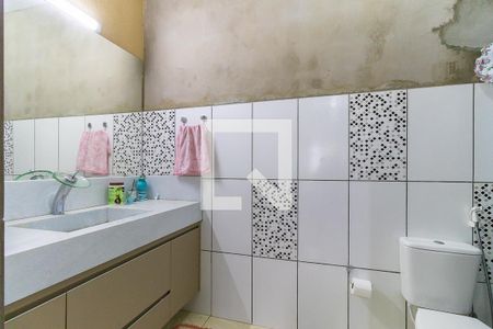 Banheiro da suíte de casa à venda com 4 quartos, 170m² em Jardim Nova Europa, Campinas