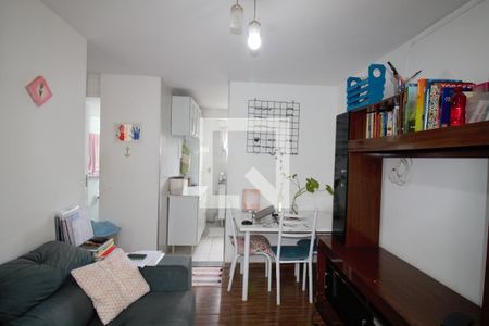 Sala de apartamento à venda com 2 quartos, 53m² em Jardim Mirna, Taboão da Serra