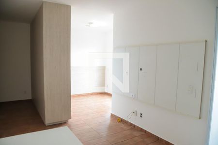 Sala/Cozinha de apartamento para alugar com 1 quarto, 32m² em Cambuci, São Paulo