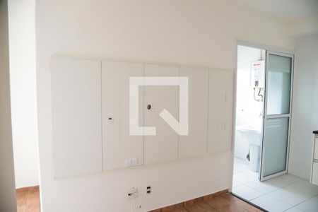 Sala/Cozinha de apartamento para alugar com 1 quarto, 32m² em Cambuci, São Paulo