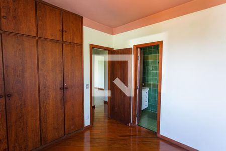 Suíte de apartamento para alugar com 4 quartos, 120m² em Santo Antônio, Belo Horizonte