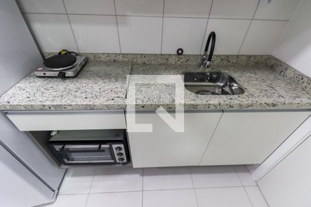 Sala/Cozinha de apartamento para alugar com 1 quarto, 28m² em Centro, Curitiba