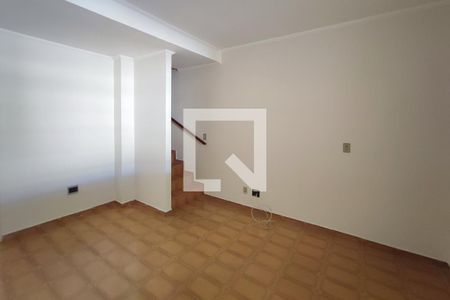 Sala de casa de condomínio à venda com 2 quartos, 90m² em Vila Maria Eugênia, Campinas