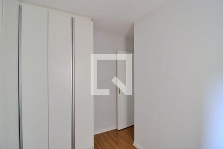 Quarto 1 de apartamento para alugar com 2 quartos, 46m² em Jardim Henriqueta, Taboão da Serra