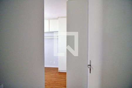 Quarto 1 de apartamento para alugar com 2 quartos, 46m² em Jardim Henriqueta, Taboão da Serra