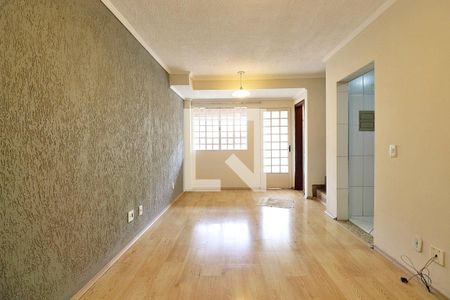 Sala de casa de condomínio para alugar com 2 quartos, 80m² em Vila Metalúrgica, Santo André