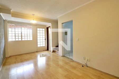 Sala de casa de condomínio para alugar com 2 quartos, 80m² em Vila Metalúrgica, Santo André