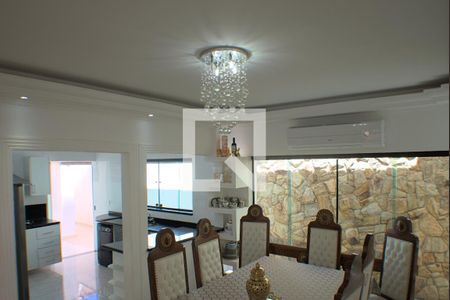 Sala 2 de casa para alugar com 4 quartos, 200m² em Jardim Chapadão, Campinas