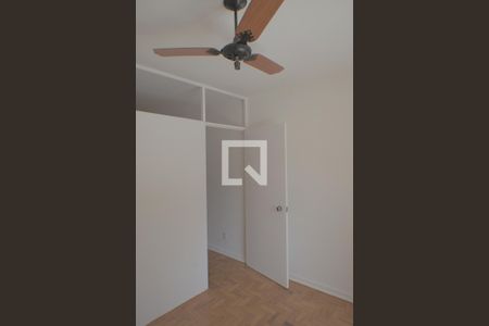 Quarto/Sala de kitnet/studio à venda com 1 quarto, 35m² em Centro, Campinas