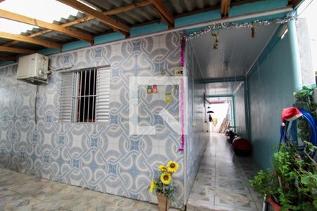 área externa frente da casa de casa à venda com 2 quartos, 56m² em Centro, Canoas