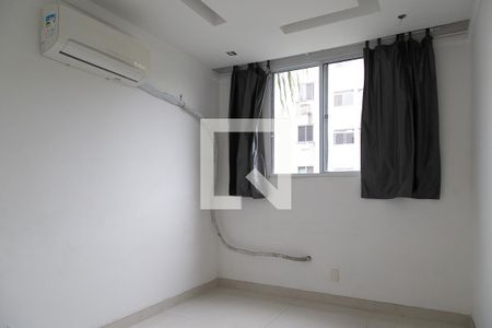 Quarto 1 de apartamento à venda com 3 quartos, 58m² em Vargem Pequena, Rio de Janeiro