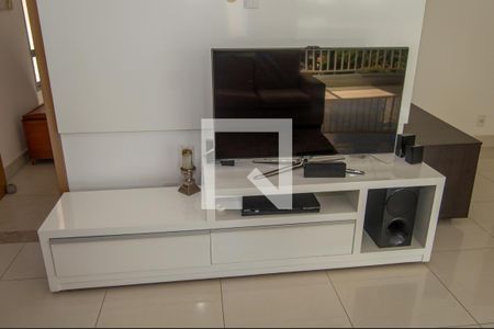 Sala de apartamento para alugar com 3 quartos, 108m² em Jardim Goiás, Goiânia