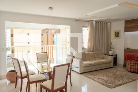 Sala de apartamento para alugar com 3 quartos, 108m² em Jardim Goiás, Goiânia