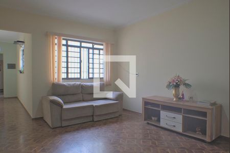 Sala 1 de casa para alugar com 6 quartos, 260m² em Jardim Guanabara, Campinas