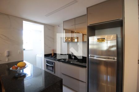 Cozinha de apartamento à venda com 2 quartos, 65m² em Manacás, Belo Horizonte