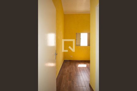 Corredor de casa para alugar com 1 quarto, 40m² em Vila Santa Edwiges, São Paulo