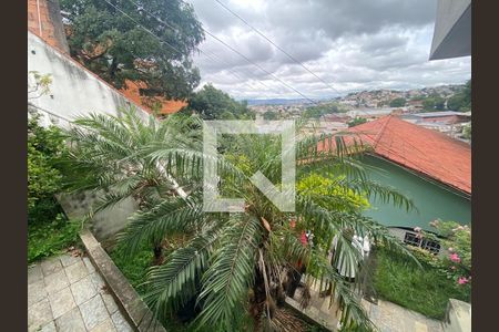 Casa à venda com 4 quartos, 220m² em Alto dos Pinheiros, Belo Horizonte