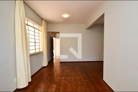 Sala de apartamento para alugar com 3 quartos, 110m² em Santa Efigênia, Belo Horizonte