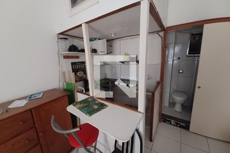 Cozinha de apartamento para alugar com 1 quarto, 25m² em Centro, Niterói