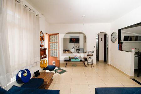 Sala de casa à venda com 4 quartos, 120m² em Santa Efigênia, Belo Horizonte