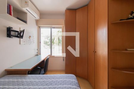 Quarto 2 de casa para alugar com 3 quartos, 240m² em Santo Antônio, Porto Alegre