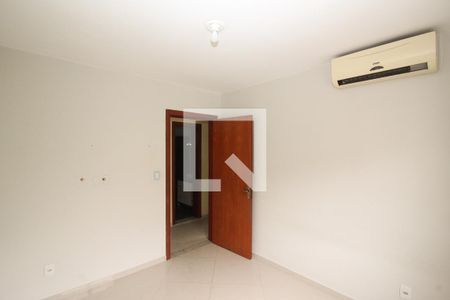 Quarto 1 de apartamento para alugar com 3 quartos, 99m² em Jardim Itu Sabará, Porto Alegre