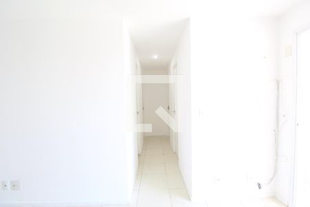 Corredor de apartamento para alugar com 3 quartos, 65m² em Recreio dos Bandeirantes, Rio de Janeiro