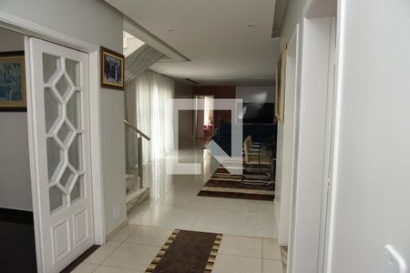 Sala de casa à venda com 3 quartos, 700m² em Jardim Santa Helena, São Paulo