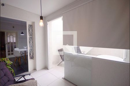 Hall Social de casa à venda com 3 quartos, 150m² em Vila Liviero, São Paulo