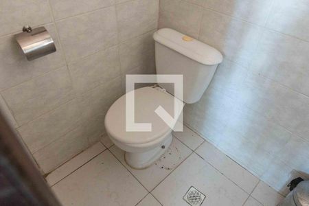 Banheiro de kitnet/studio para alugar com 1 quarto, 30m² em Maravista, Niterói