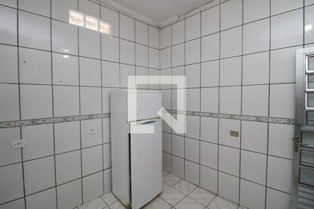 Cozinha de casa para alugar com 1 quarto, 30m² em Cidade Satélite Santa Bárbara, São Paulo