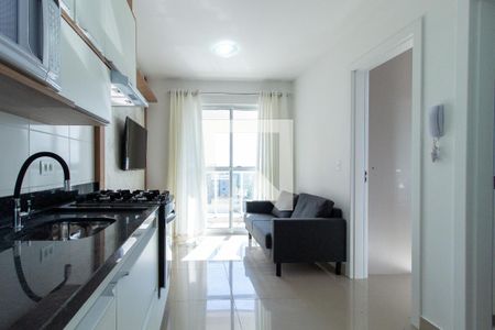 Sala/Cozinha de apartamento para alugar com 1 quarto, 28m² em Portão, Curitiba