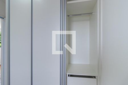 Quarto 1 - Armários de apartamento para alugar com 2 quartos, 46m² em Vila Miguel Vicente Cury, Campinas