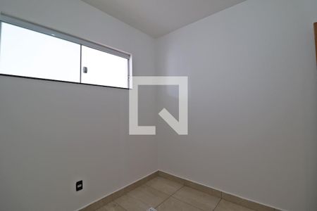 Quarto 1 de apartamento para alugar com 2 quartos, 55m² em Presidente Roosevelt, Uberlândia